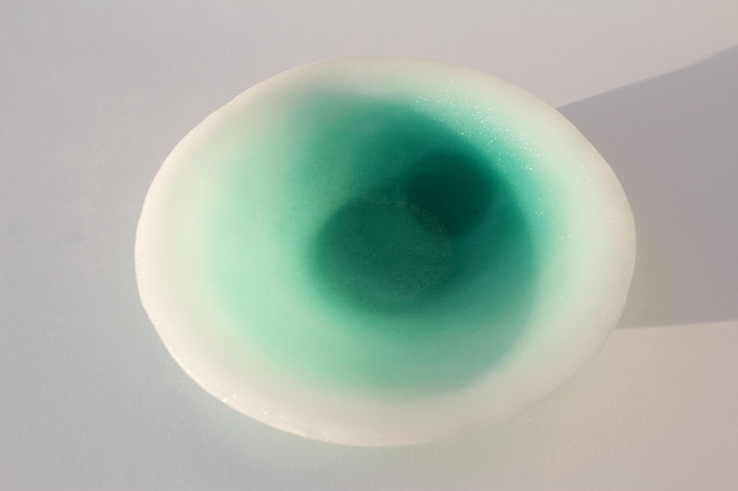陶器のような不思議な風合いのガラス噐 F K さんの作品 パウダーフュージングスタジオ
